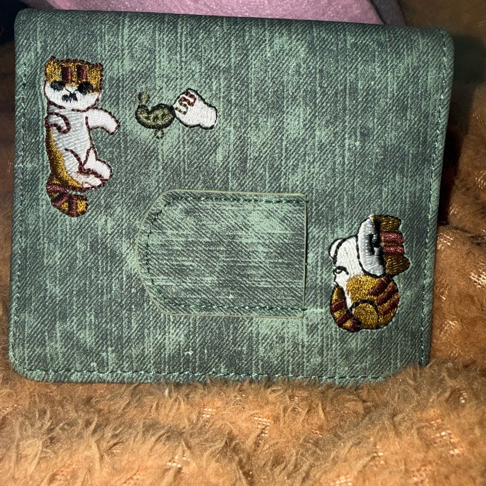 Source Unknown Green Wallet With Embroidered Cats - image 1